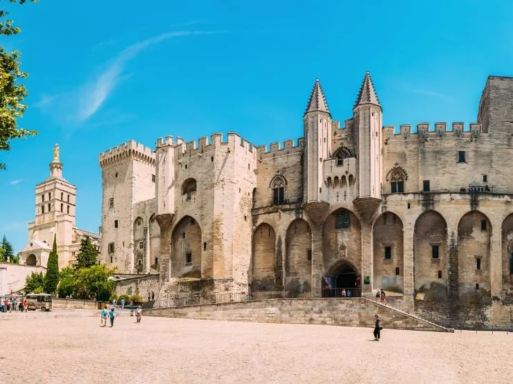 Avignon i Papinska palača – grad iz kojeg je devet papa vladalo Katoličkom crkvom umjesto iz Rima