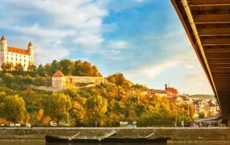 Bratislava in Nežidersko jezero