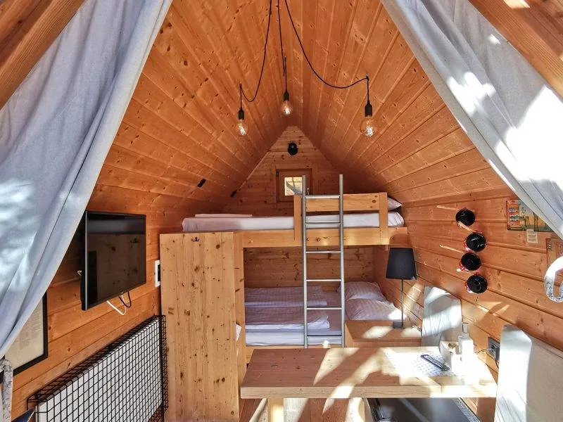 Slovenija, Ribno (Bled), Ribno Alpine Glamping – galerija 1