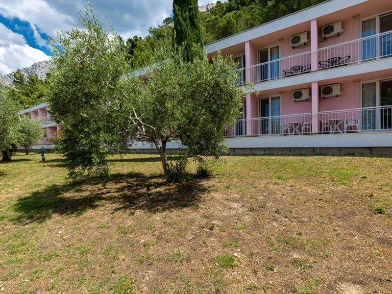 Hrvatska, Omiš, Turističko naselje Brzet – galerija 1