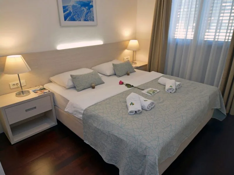 Hrvatska, Otok Murter, Tisno, Hotel Borovnik – galerija 1