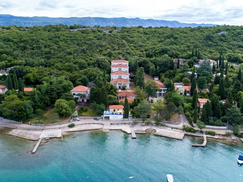 Hrvatska, otok Krk, Omišalj, Hotel Delfin – galerija 1